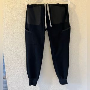 Figs brand zamora black joggers